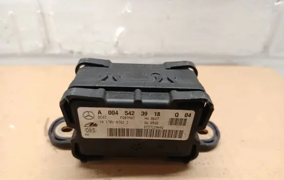Mercedes-Benz ML W164 ESP acceleration yaw rate sensor A0045423918 10170103823 DT37C29A92