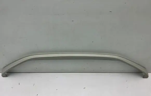 Front bumper lip