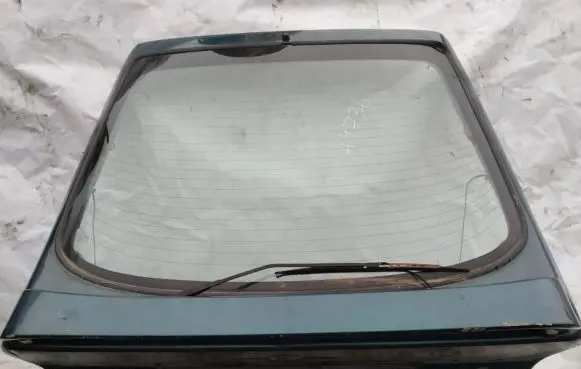 Nissan Primera Tailgate/trunk/boot lid melyna