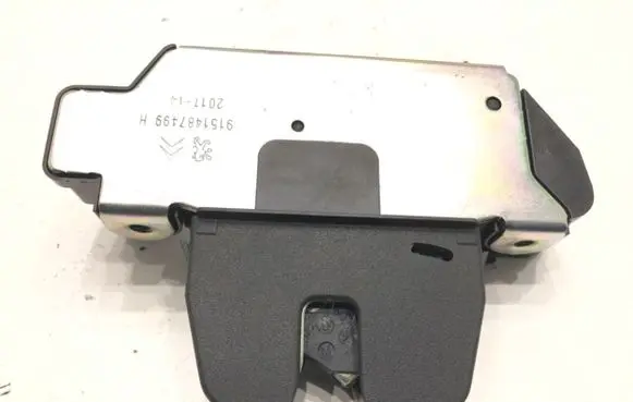 Peugeot 208 I Tailgate exterior lock 9151487499