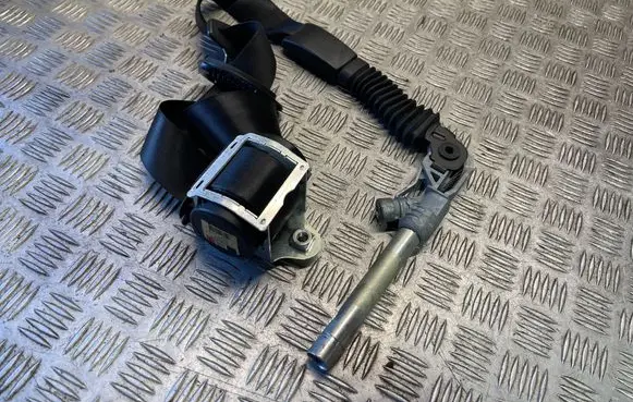 BMW 5 E60 E61 Front seatbelt 601629800D