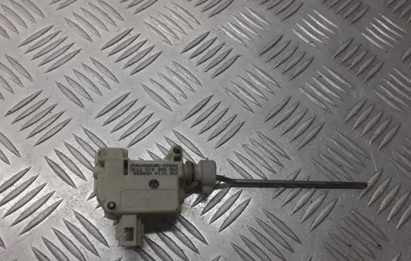 Volkswagen Polo IV 9N3 Fuel tank cap lock 6Q6810773C