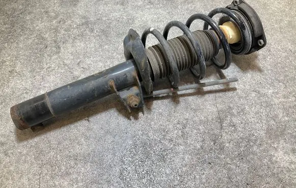 Audi Q3 8U Front shock absorber/damper