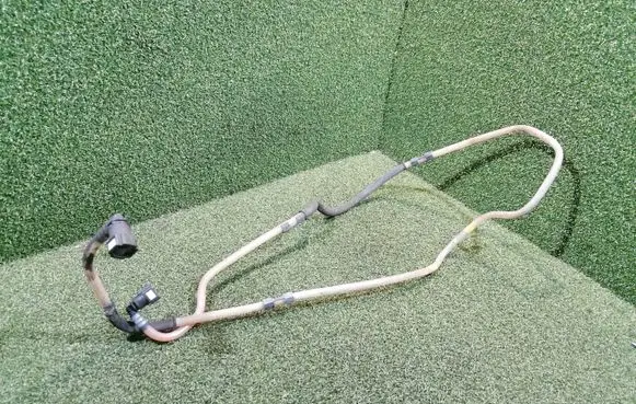 Opel Vivaro Fuel line/pipe/hose 164463818R