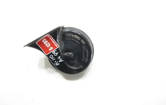 Audi A4 S4 B5 8D Horn signal 4B3951221