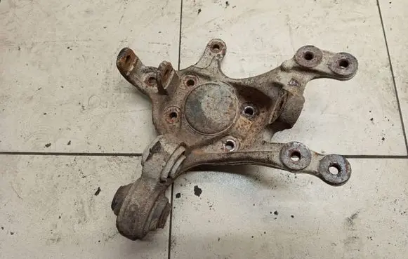 Hyundai i30 Rear wheel hub spindle/knuckle 