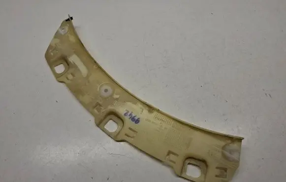 Fender mounting bracket
