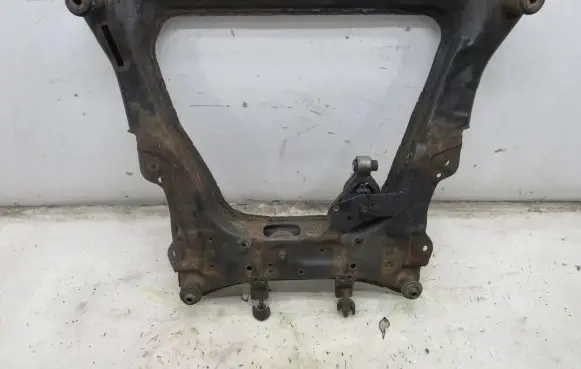 Nissan Juke I F15 Engine mount bracket GMAUTO4574097