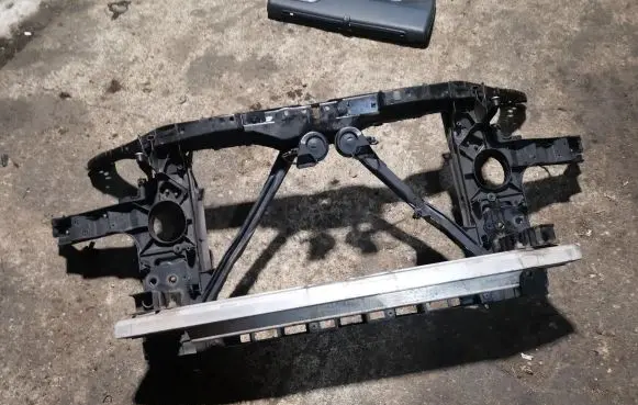 Audi Q7 4L Radiator support slam panel