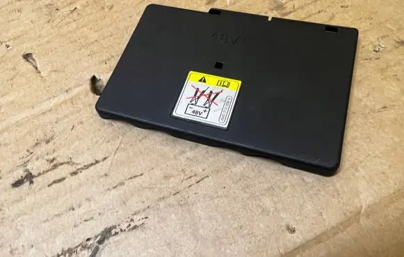Audi A8 S8 D5 Battery box tray 4M0010006B
