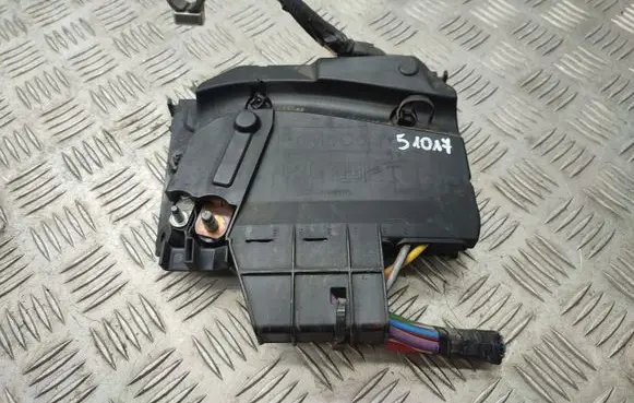 Ford C-MAX II Fuse module AV6T14A067BC