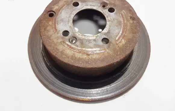 Hyundai Accent Rear brake disc neventiliuojamas