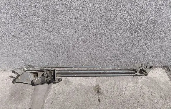 Renault Modus Front wiper linkage and motor 0390241777
