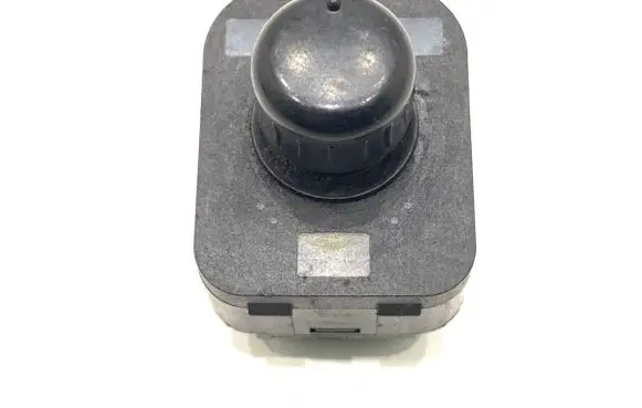Wing mirror switch