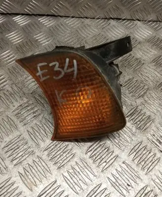 BMW 5 E34 Front indicator light 1384033