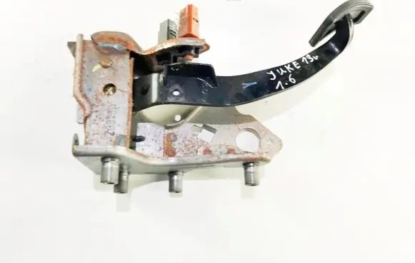 Clutch pedal