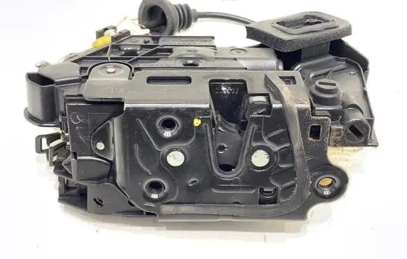 Volkswagen Polo V 6R Rear door lock 5K4839016F