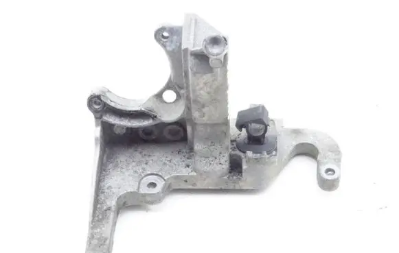 Ford Focus Engine mounting bracket AV6Q-9B470-BB