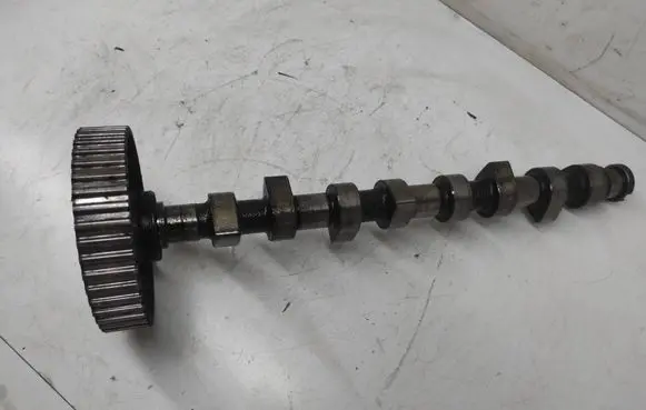 Volkswagen Golf IV Camshaft 