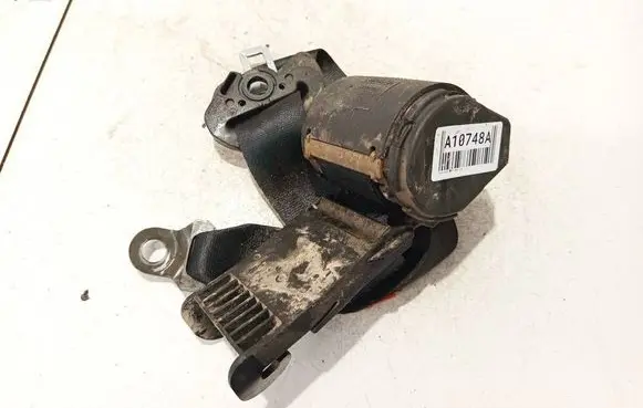 Volkswagen Golf III Rear seatbelt
