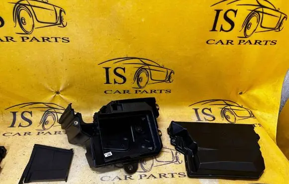Dacia Sandero III Fuse box set 284C02176R 284B04064R 284B84622R