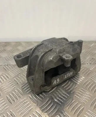 Audi A3 S3 8P Engine mount bracket 1K0199262AT
