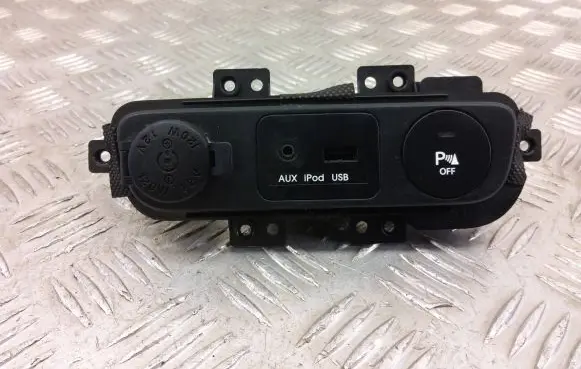 KIA Sportage USB socket connector SL1B1211080345