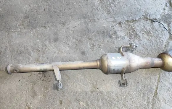 Renault Trafic III (X82) Muffler/silencer 208009558R