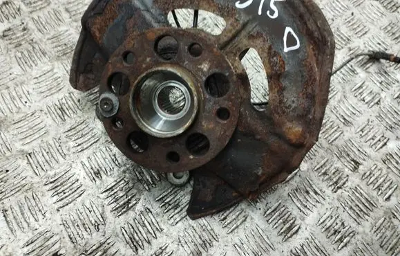 Mercedes-Benz B W245 Front wheel hub