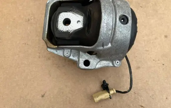 Audi Q5 SQ5 Engine mount bracket 8R0199381AK