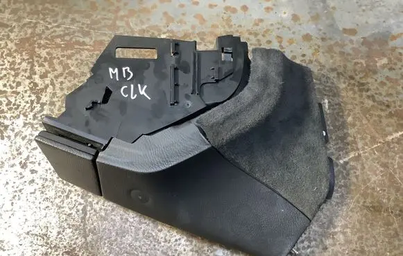 Mercedes-Benz CLK A209 C209 Dashboard storage box/compartment A2096800579 A2096800679