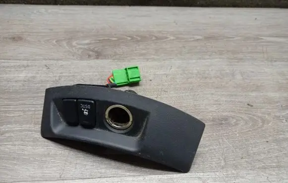 Volvo V50 ESP (stability program) switch 8691530 8686026