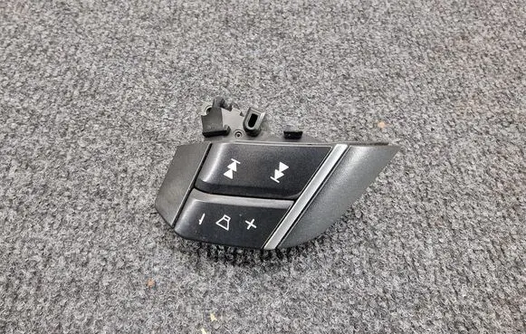 Volvo XC90 Steering wheel buttons/switches 30710707