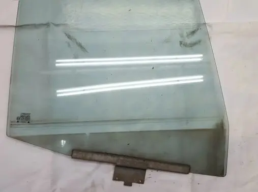 Seat Toledo I (1L) Rear door window glass