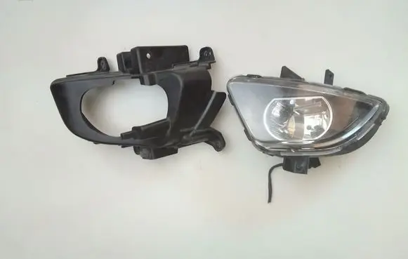 Hyundai i30 Front fog light E1312543