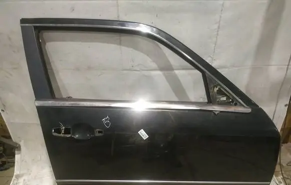Chrysler 300 - 300C Front door JUODOS