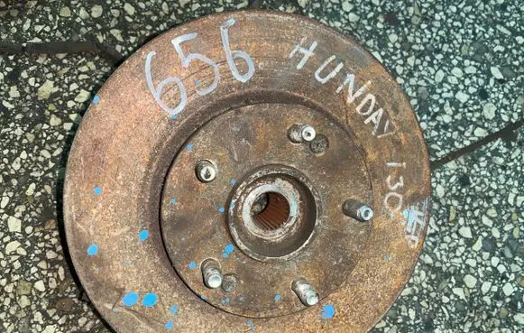 Hyundai i30 Front wheel hub