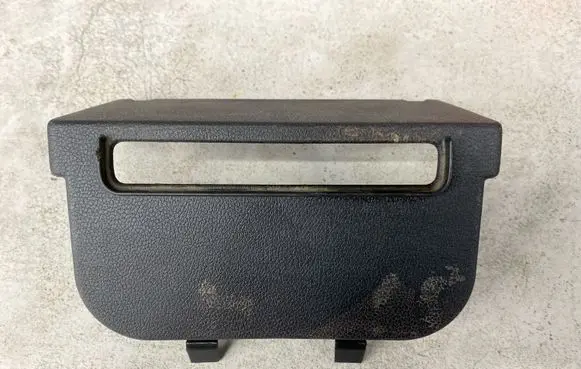 Peugeot Partner Seat belt trim 9682107777
