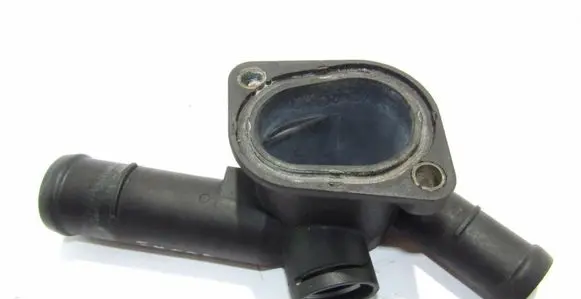 Engine coolant pipe/hose