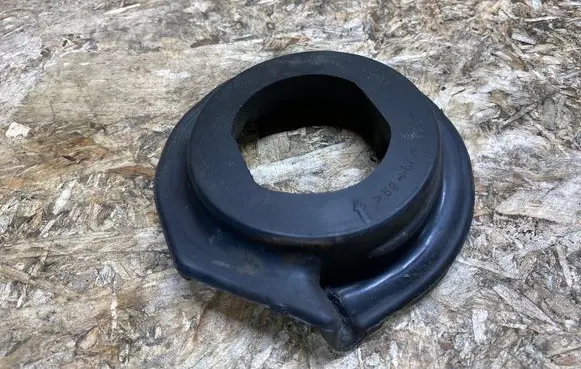 Infiniti G37 Rear coil spring rubber mount 55036AG001