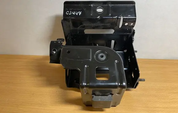 Mercedes-Benz S W221 Battery bracket A2215453447 C3447