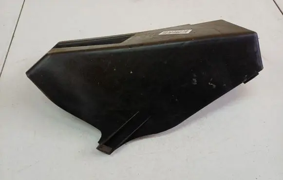 Chrysler 300 - 300C Other interior part 04698975A