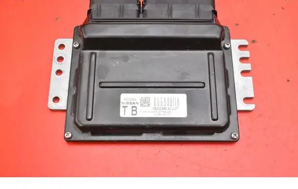 Nissan Primera Engine control unit/module ECU MEC32-690-A2-382