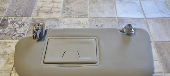 Mazda 3 I Sun visor