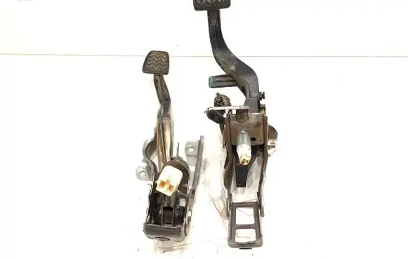Toyota Yaris Pedal assembly 