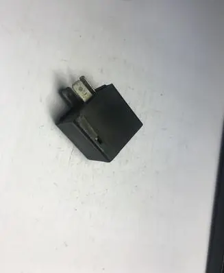 Volkswagen PASSAT B4 Other relay 4DM00569801