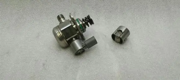 Mercedes-Benz CLS C218 X218 Fuel injection high pressure pump A2780700101