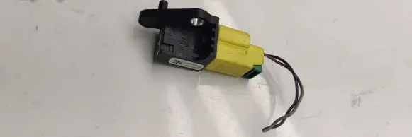 Volkswagen PASSAT CC Airbag deployment crash/impact sensor 8k0973323s