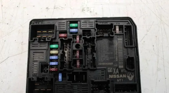Renault Arkana Fuse module 284B64086R
