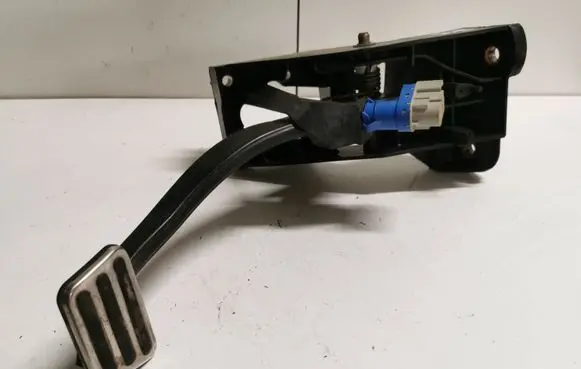Ford Mustang V Brake pedal DR332450CA